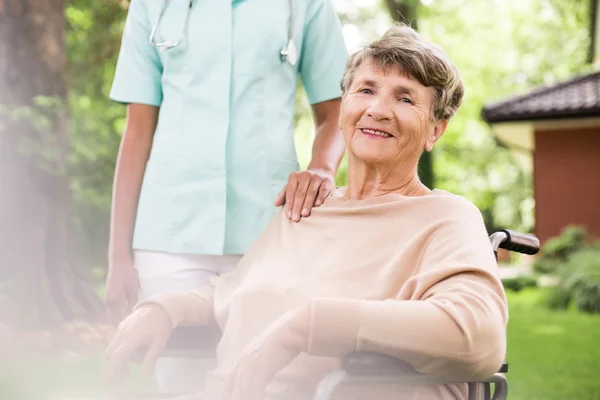 Spending time in the garden — Stock Photo, Image