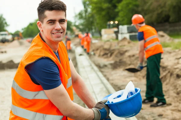 Trabajador del edificio sonriente — Foto de Stock