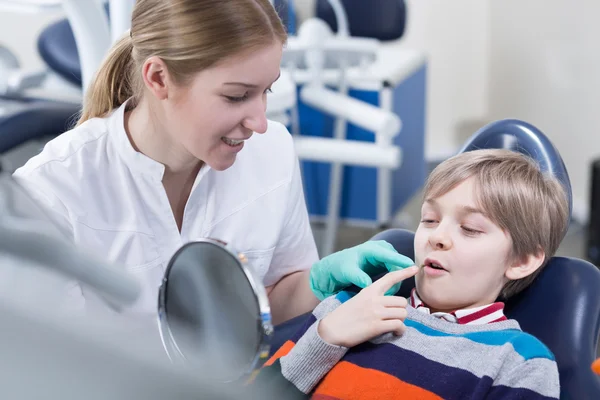 Het doet geen pijn meer! — Stockfoto