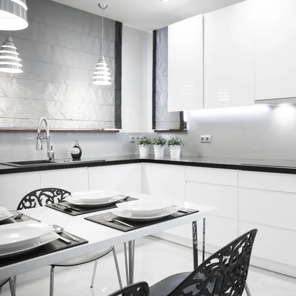 Modern white kitchen — Stock Photo, Image