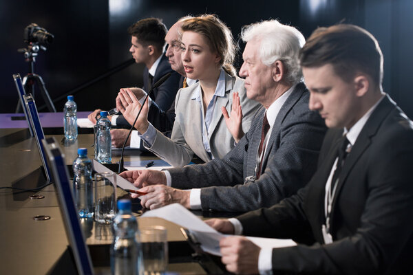 Я не собираюсь отвечать на этот вопрос.
...