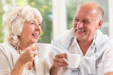 Yaşlı insanlar evli mutlu 