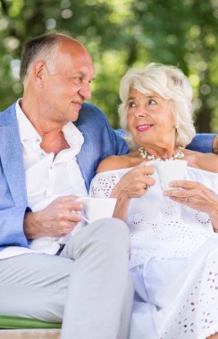 Dışarıda kahve içme