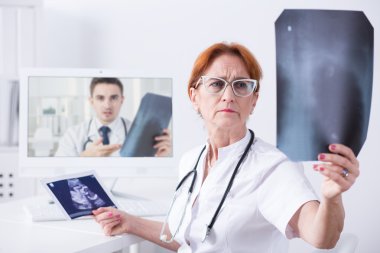 Sağlık görevlilerinin çalışmalarında bir araç olarak Internet