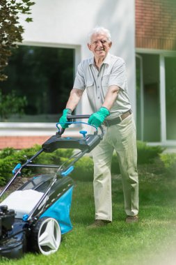 Hakkında çim bakımı