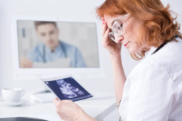 Consulenza medica in modo moderno — Foto Stock