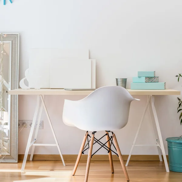 Simple desk and white chair — Stock Photo, Image