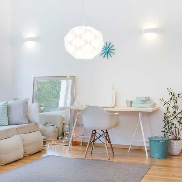 Decorative lighting in cosy interior — Stock Photo, Image