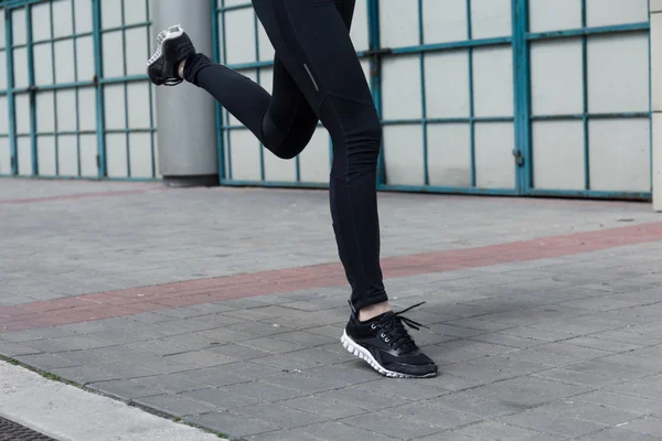 Patas de corredor femenino —  Fotos de Stock