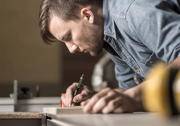 Marking on a wooden plank — Stock Photo, Image