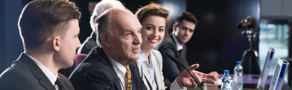 Ele tem um longo discurso preparado. — Fotografia de Stock