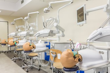 Genç diş hekimleri için tıbbi uygulama