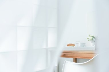 Her gün de çok şık iç başlar