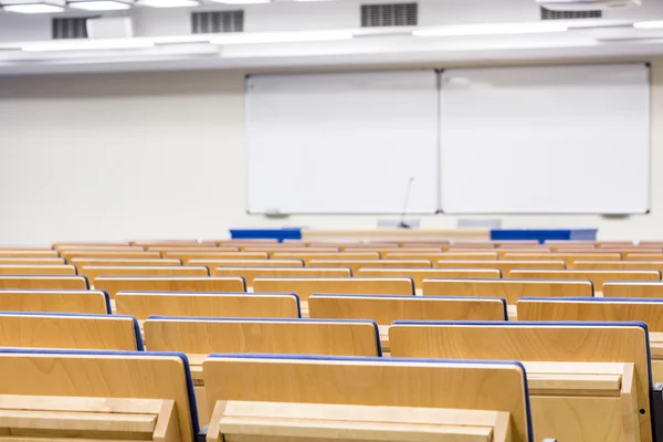 Studera är mycket lättare i vacker interiör — Stockfoto