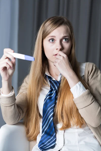 Young girl scared of being pregnant — Stock Photo, Image