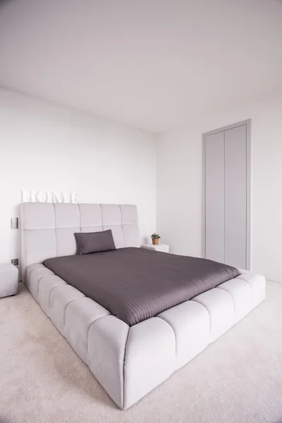 Modern minimalist bedroom — Stock Photo, Image