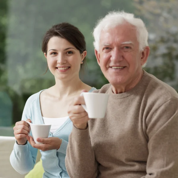 Enkelin und ihr Großvater — Stockfoto