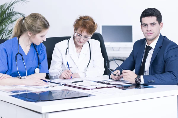 Vi måste förbereda nya sjukhus strategi — Stockfoto