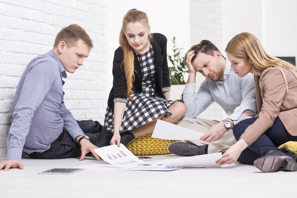 Debemos solucionar este problema. — Foto de Stock