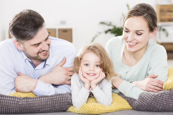 Menina com infância feliz — Fotografia de Stock