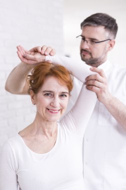 Fizyoterapi sayesinde kendimi daha iyi hissediyorum