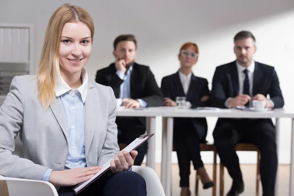 Confidence is the most important on job interview — Stock Photo, Image