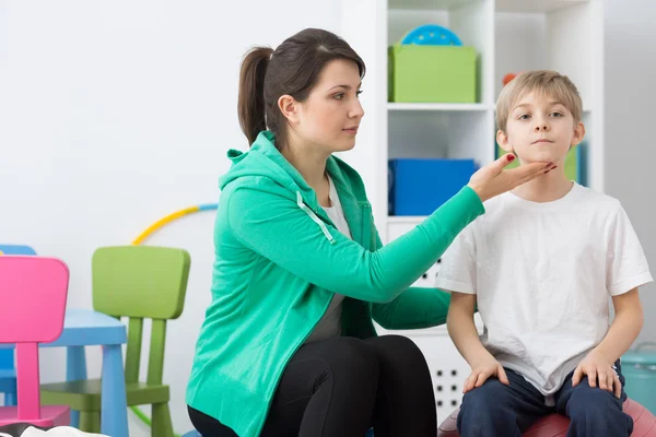 Hoofd omhoog, lichaamshouding is belangrijk — Stockfoto