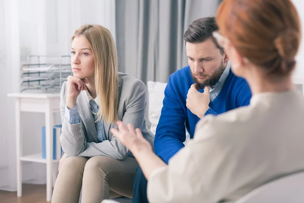 Couple of young people on marriage therapy — Stock Photo, Image