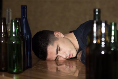 Onun hayatını kaybediyor...