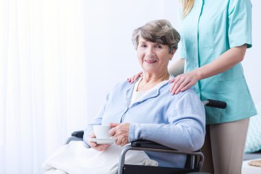 Hazımsızlık için çay içme kıdemli