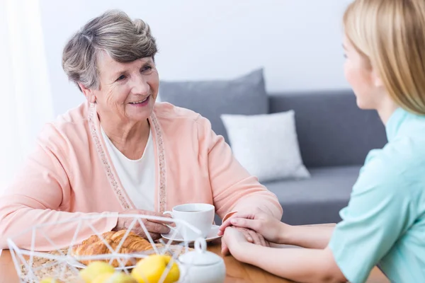 Senior con aflicciones de salud —  Fotos de Stock