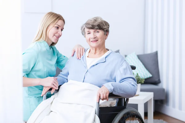 Old lady with walking problem — Stock Photo, Image