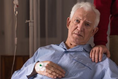 Çaresiz hastalıklı bir adam