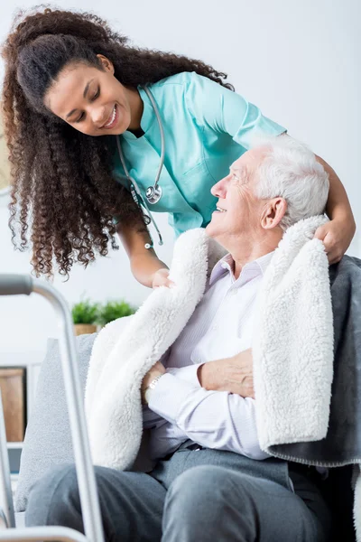 Taking care of patient's comfort — Stock Photo, Image