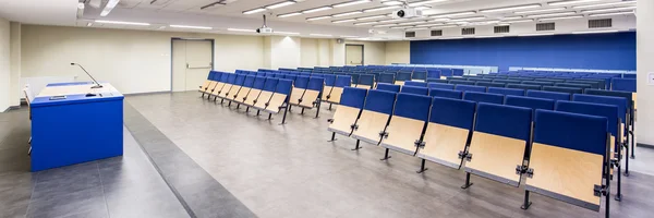 Modern tasarımlı geniş classrom — Stok fotoğraf