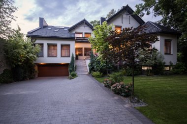 Villa önden görünümü