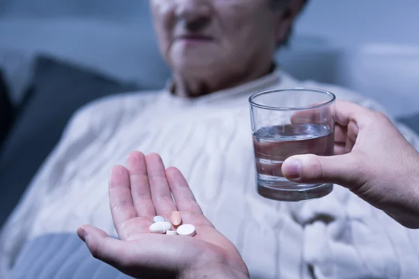 Don't forget to take your medication tonight — Stock Photo, Image