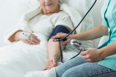 Hemşire alarak kan basıncı