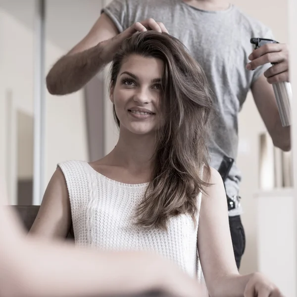 Penteado para mulher — Fotografia de Stock