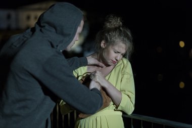 Suç boğulan kadın