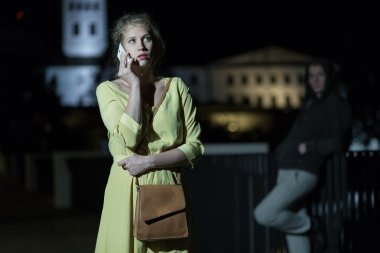 Kadının biri için arama