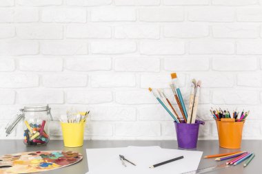 Sanat yaratmak hazırlanan