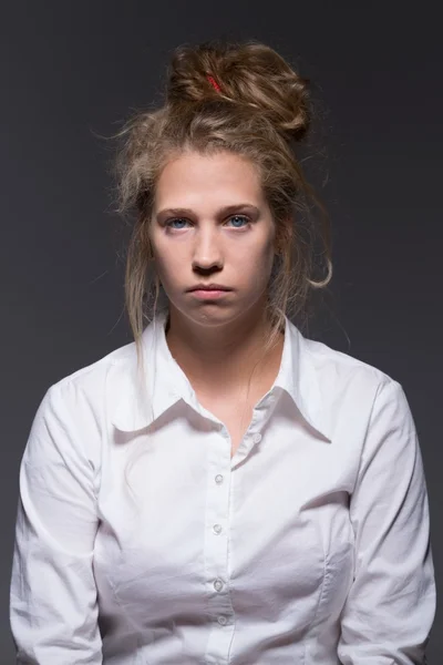 Overworked office worker burning out — Stock Photo, Image