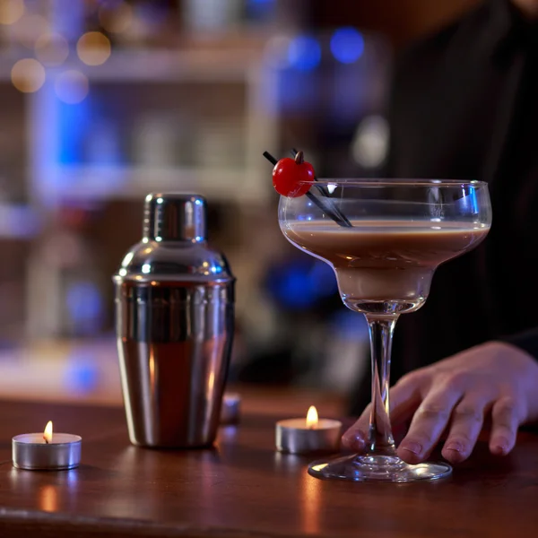 Ordering a drink in bar — Stock Photo, Image