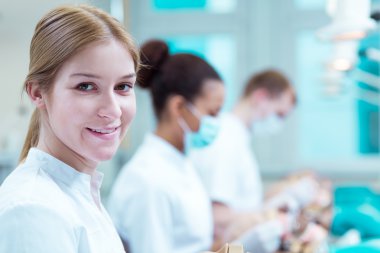 Üniversitesi'nde oldukça gelecek diş hekimi