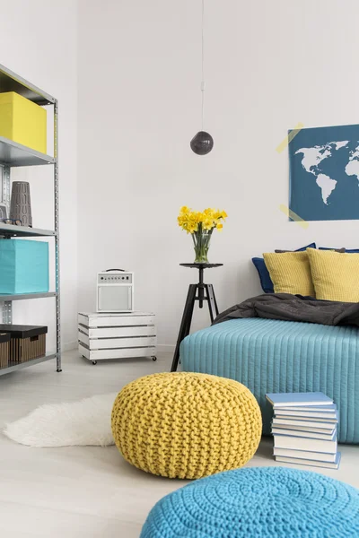 Colores brillantes en tu dormitorio — Foto de Stock