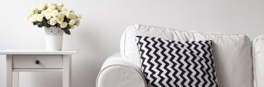 Beyaz ev alanı relax için ideal