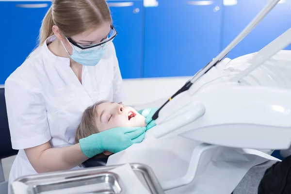 Yearly checkup at a dental office — Stock Photo, Image