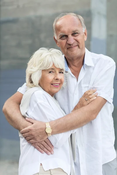 Happy seniors dating — Stock Photo, Image