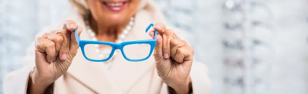 Brille mit blauem Rahmen — Stockfoto
